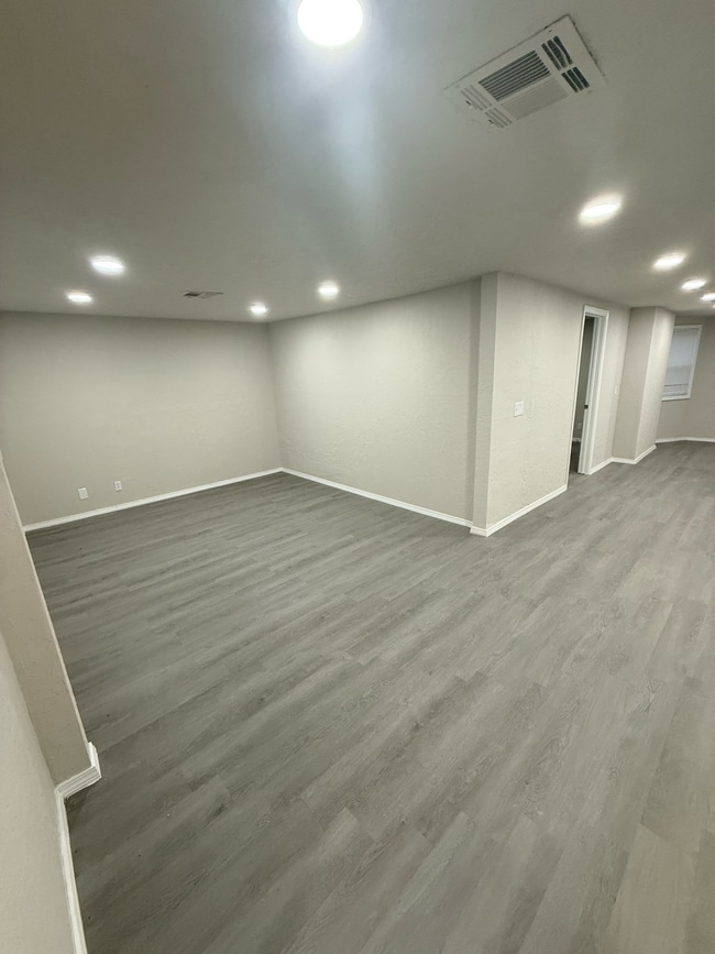 Building Photo - 3513 W 39th St