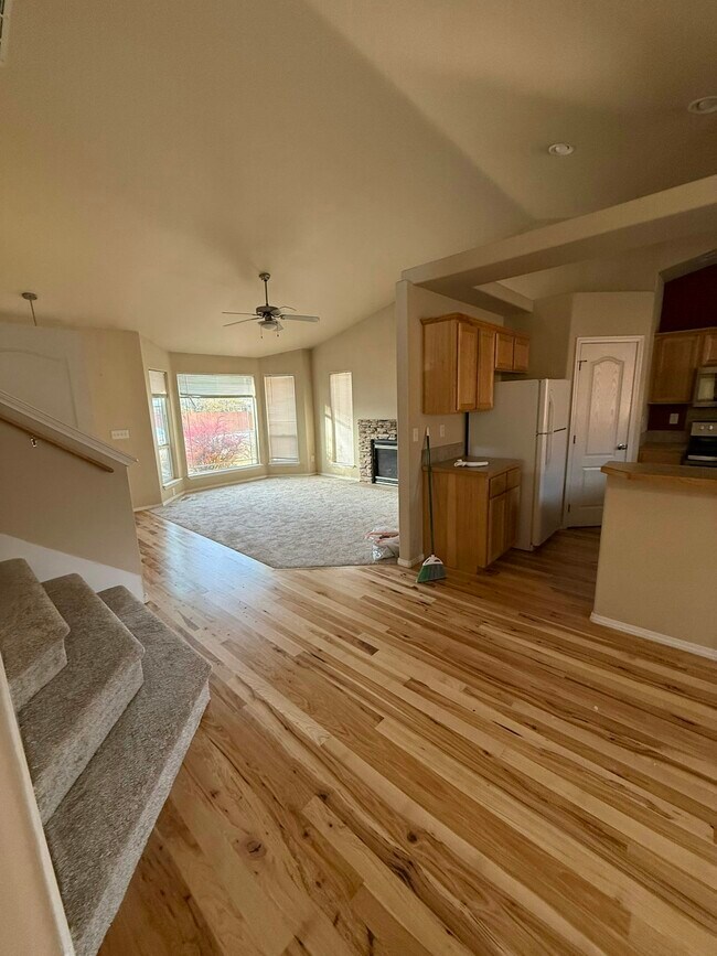 Building Photo - 5844 S Staaten Ave