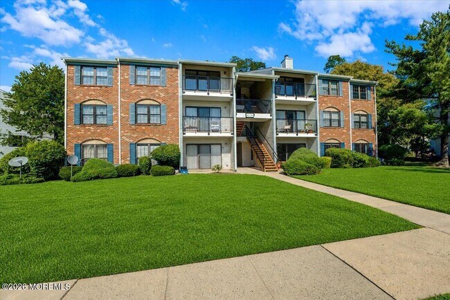 Building Photo - 341 Danbury Ln