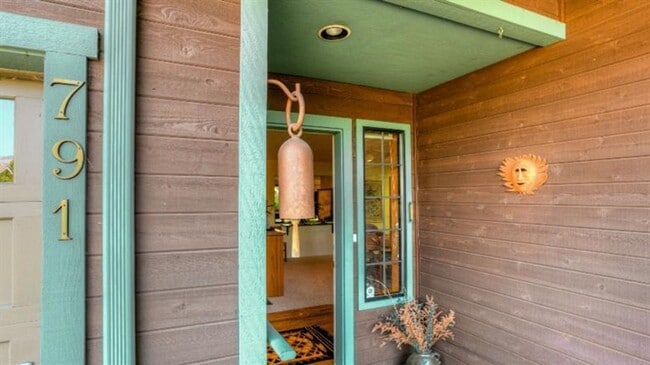 Building Photo - Serene 3 bed/2 bath home in beautiful garden setting | Available June