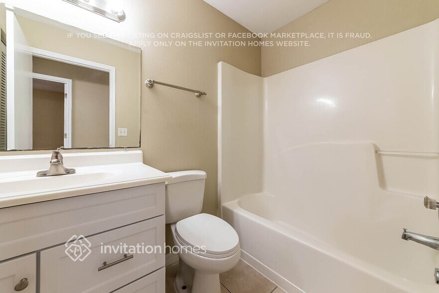 Building Photo - 3405 5th Dr W