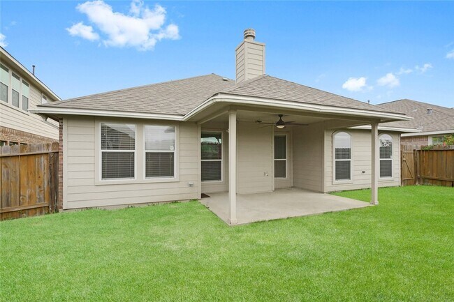 Building Photo - 24811 Sandusky Dr