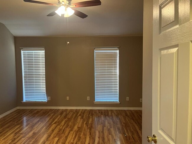 Building Photo - 612 Crystal Brook Dr