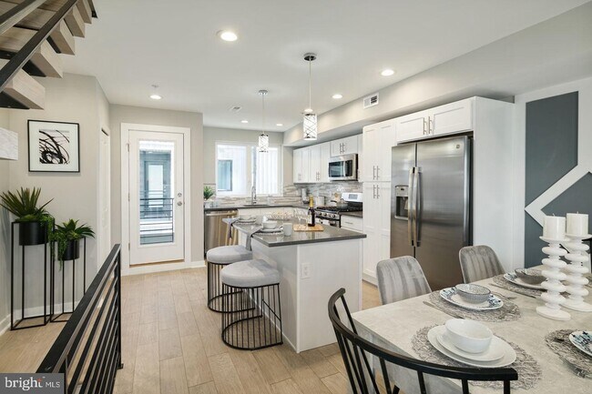 Building Photo - 815 Perkiomen St