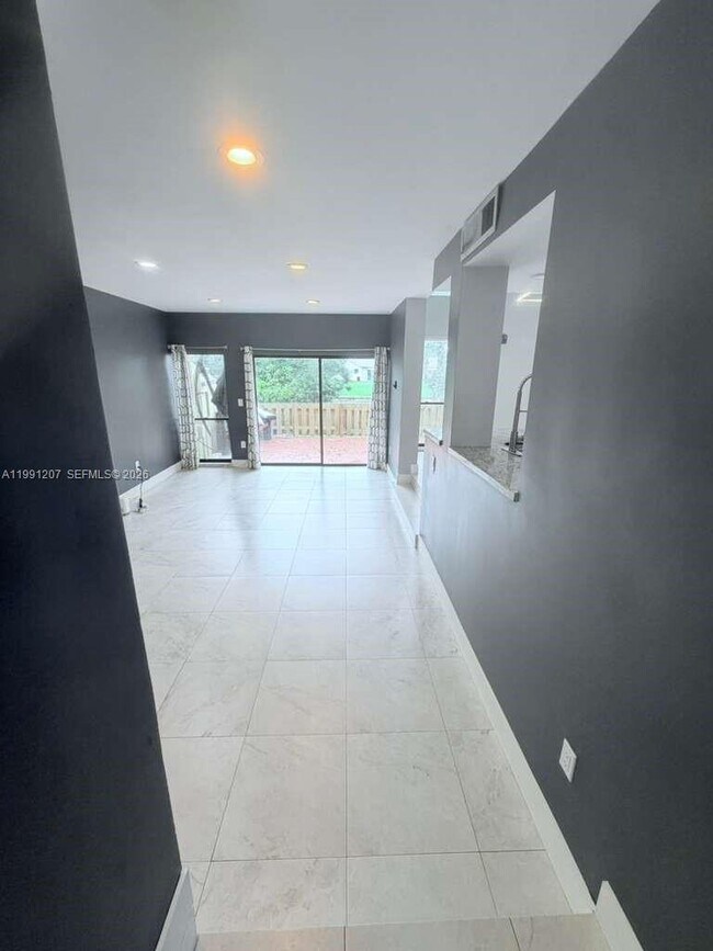 Building Photo - 8517 NW 9th Pl