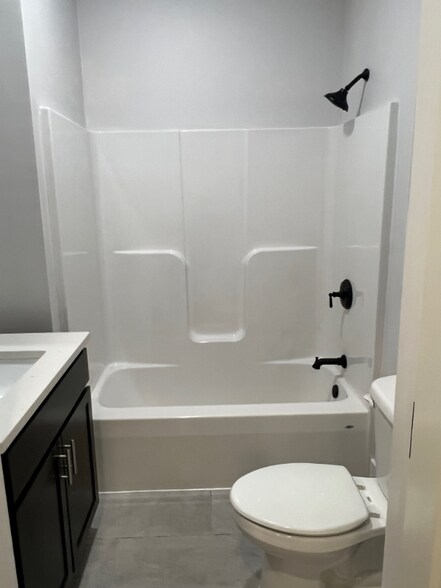 Building Photo - 369 Haverhill St