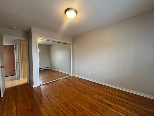 Building Photo - Fantastic 1 BR/1 BA Apartment in the Whitt...