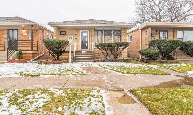 Building Photo - 8736 S Cornell Ave