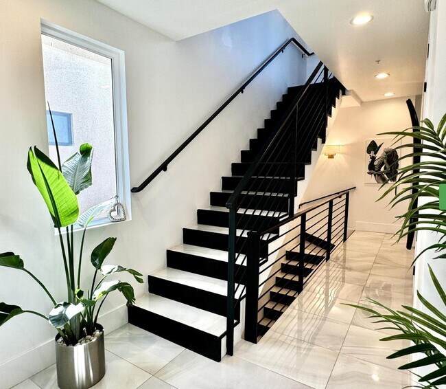 Building Photo - 3107 N 70th St