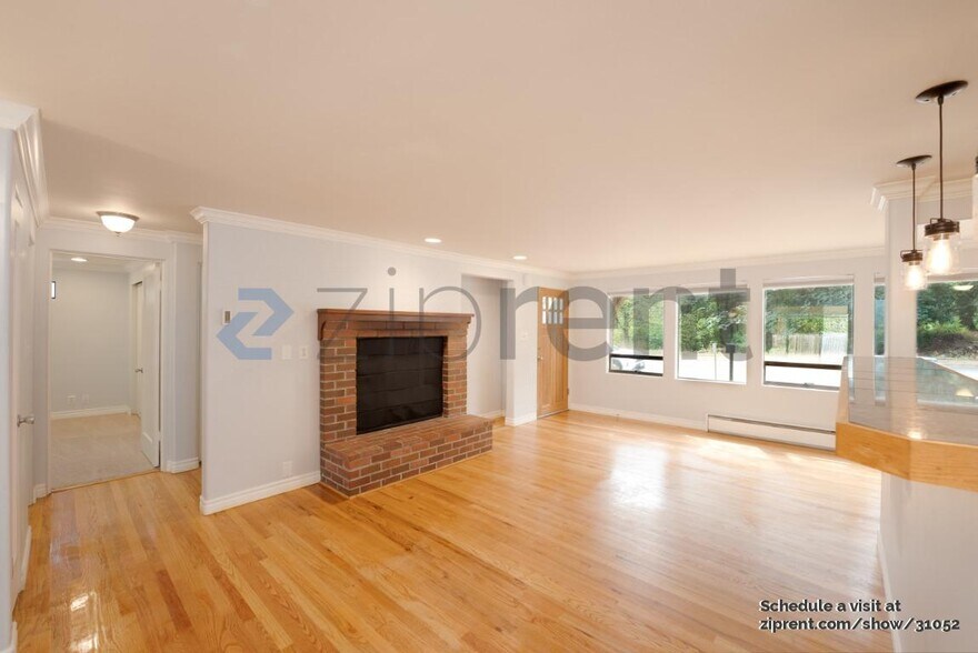 Building Photo - 122 NE 130th St