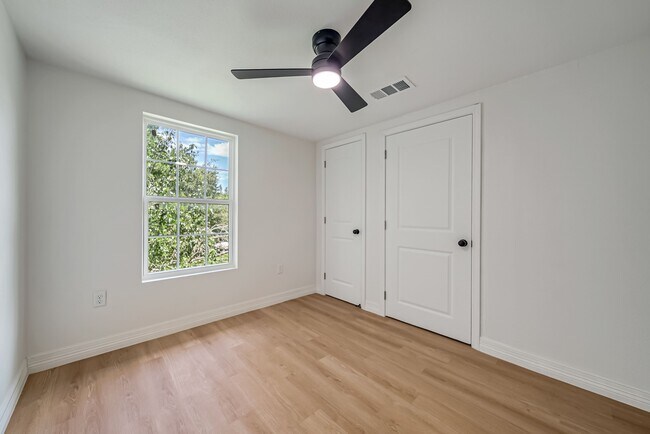 Building Photo - 411 Ave A