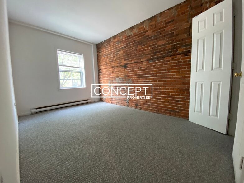 Building Photo - 1750 Washington St