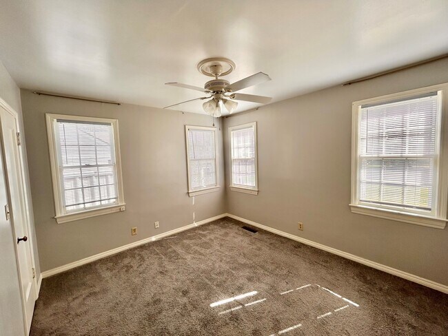 Building Photo - 2441 NW 32nd St