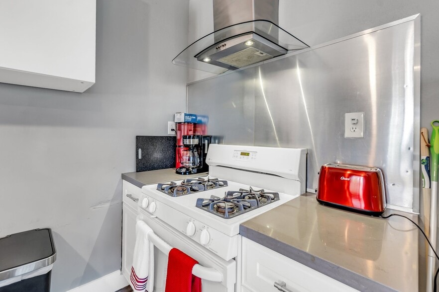 Building Photo - 701 Railroad Ave