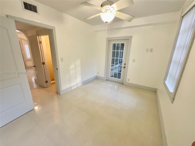 Building Photo - 1612 NE 2nd Ct