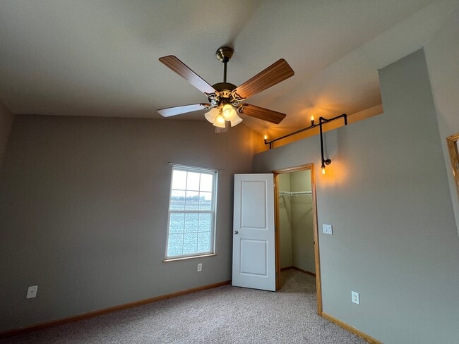 Building Photo - 1104 Flagstone Ln