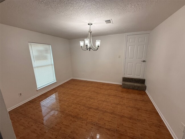 Building Photo - 1309 Velma St