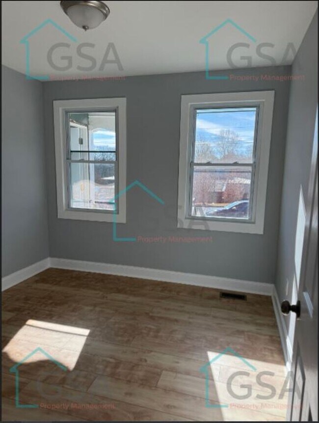 Building Photo - 3 Bedroom 2 Bathroom Home Minutes from Downtown Spartanburg