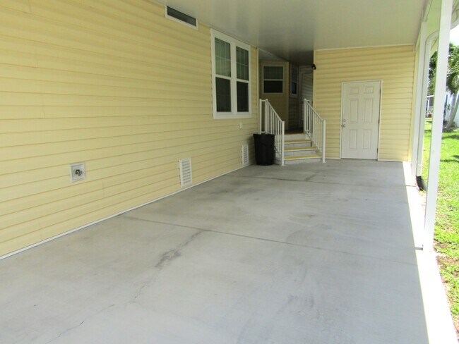 Building Photo - 37 Jurua Ct