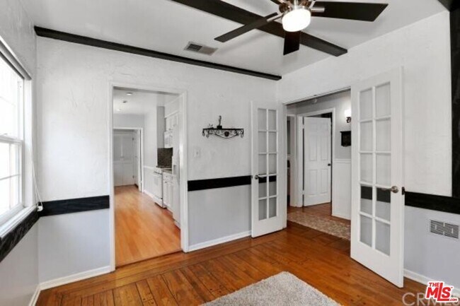 Building Photo - 4721 Greenbush Ave