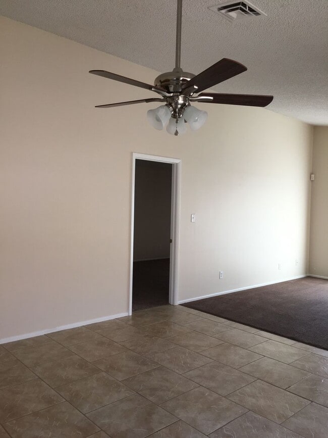 Building Photo - Great Location close to shopping at Durango and Summerlin Parkway