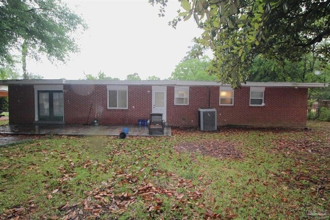 Building Photo - 3875 Arbutus Dr