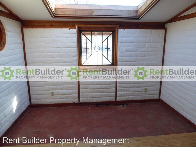 Building Photo - 3 br, 1 bath House - 2917 Santa Clara Ave. SE
