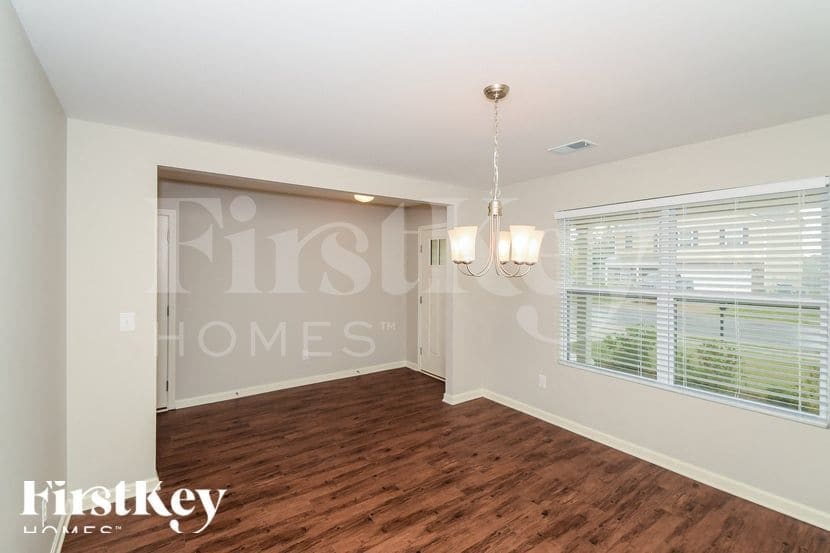Building Photo - 166 Rosegate Dr