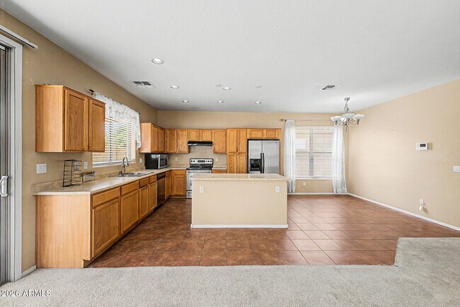 Building Photo - 11755 W Hopi St