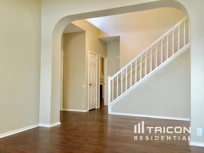 Building Photo - 8035 Dove Trail Dr