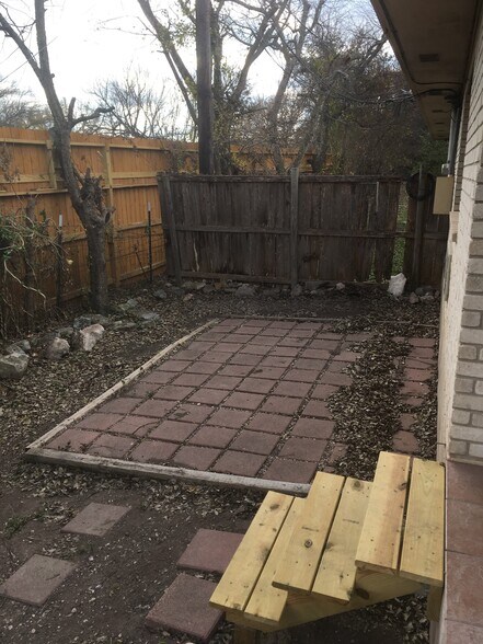 Semi private back yard - 1000 Ranchero Road