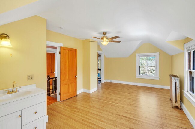 Building Photo - 46 Highland Terrace