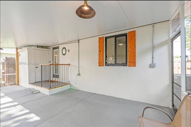 Building Photo - 5754 SW 20th St