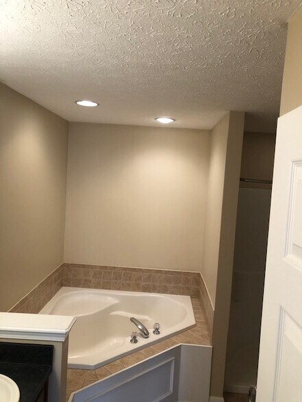 Building Photo - 1270 Joshua Way