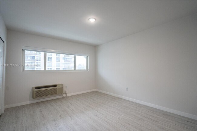 Building Photo - 1185 98th St