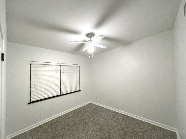 Building Photo - 1515 Sawyerwood Ave