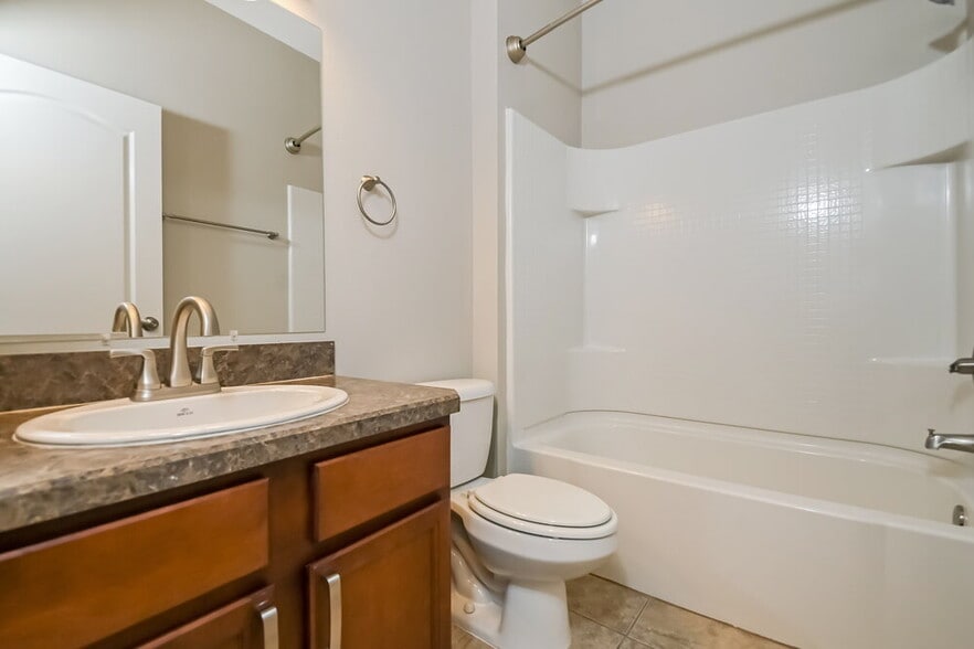 Building Photo - 568 Vista Ridge Dr