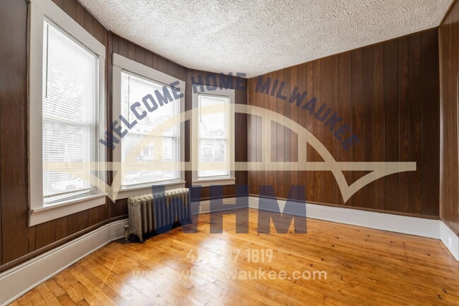 Building Photo - 2251 N 41st St