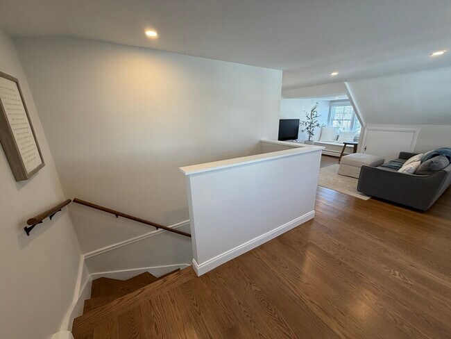 Building Photo - 20 Smith Rd