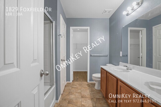 Building Photo - 1829 Foxfield Way