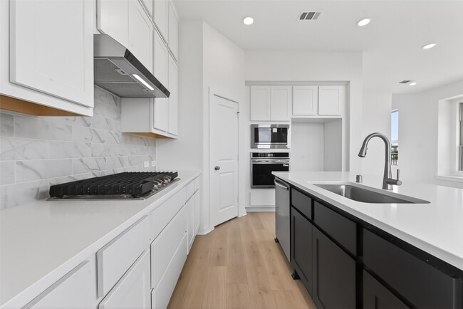 Building Photo - 16739 Lake Austin St