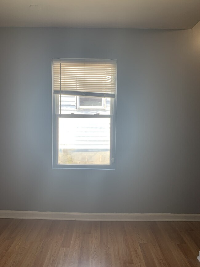 Building Photo - Rowhome in West Baltimore