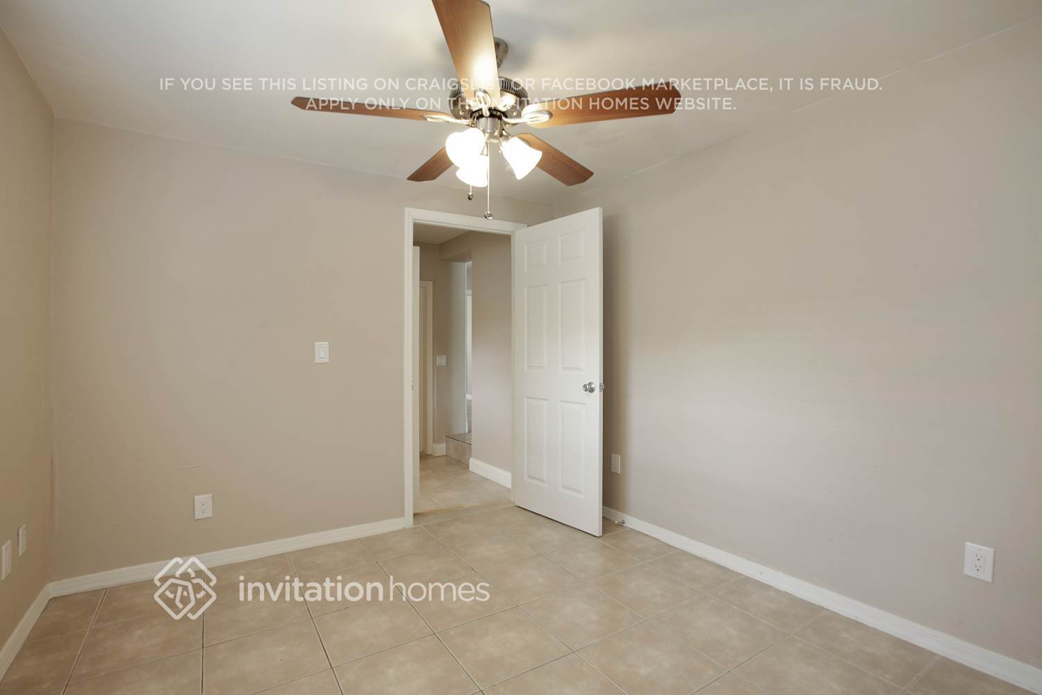 Building Photo - 3207 SW 48th Ave
