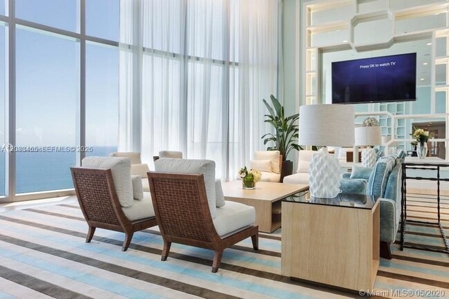 Building Photo - 15701 Collins Ave