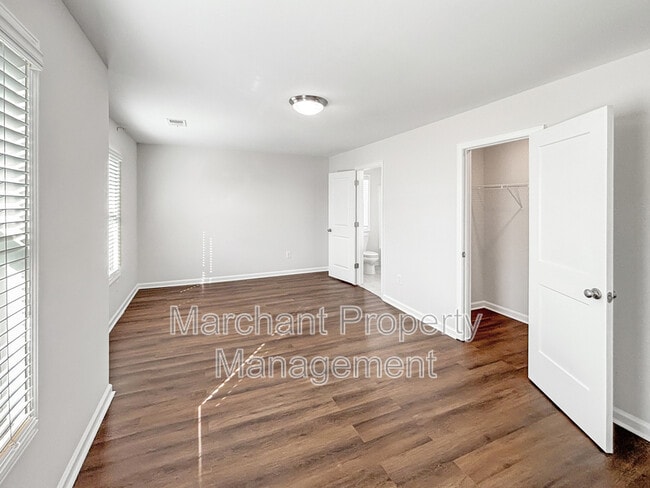 Building Photo - 6 Ashborne Ln