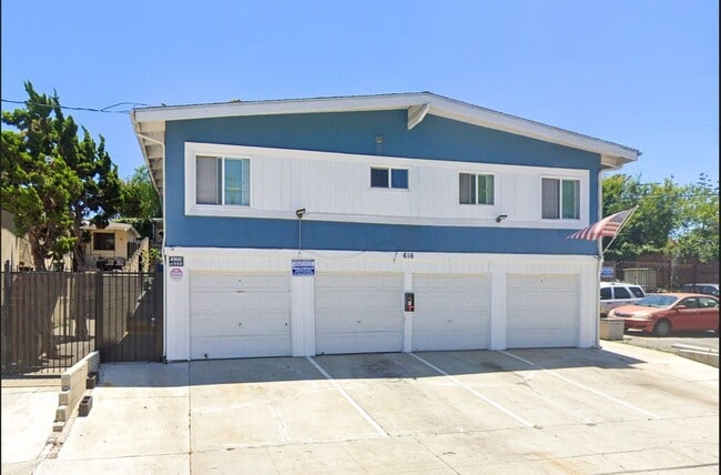 Building Photo - BEAUTIFUL Studio in Inglewood !!