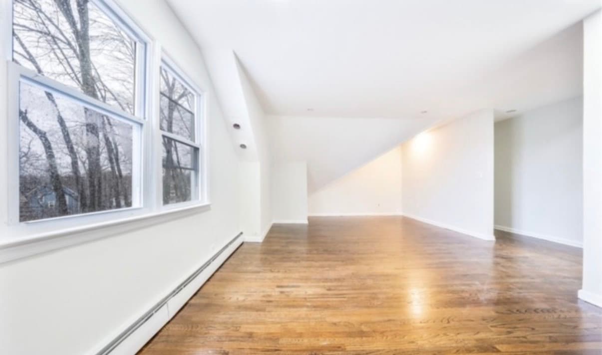 Living Room - 91 Broad St