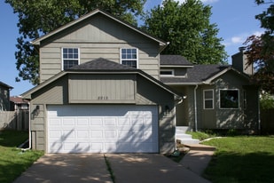 Building Photo - 8918 E Hurst St