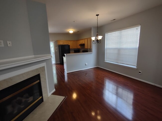 Building Photo - Cozy Townhome located in the popular Prosp...