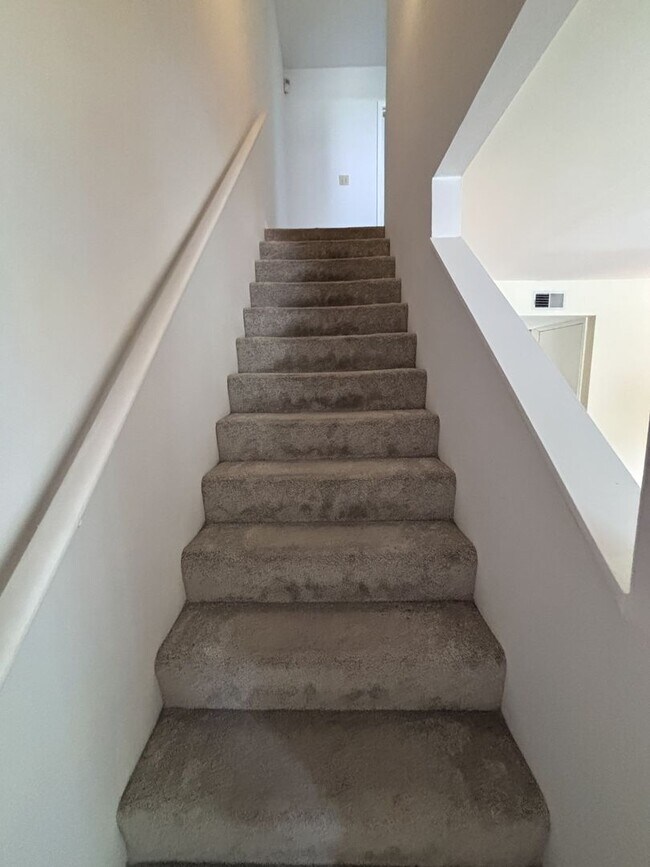 Building Photo - 2643 Southbury Cir